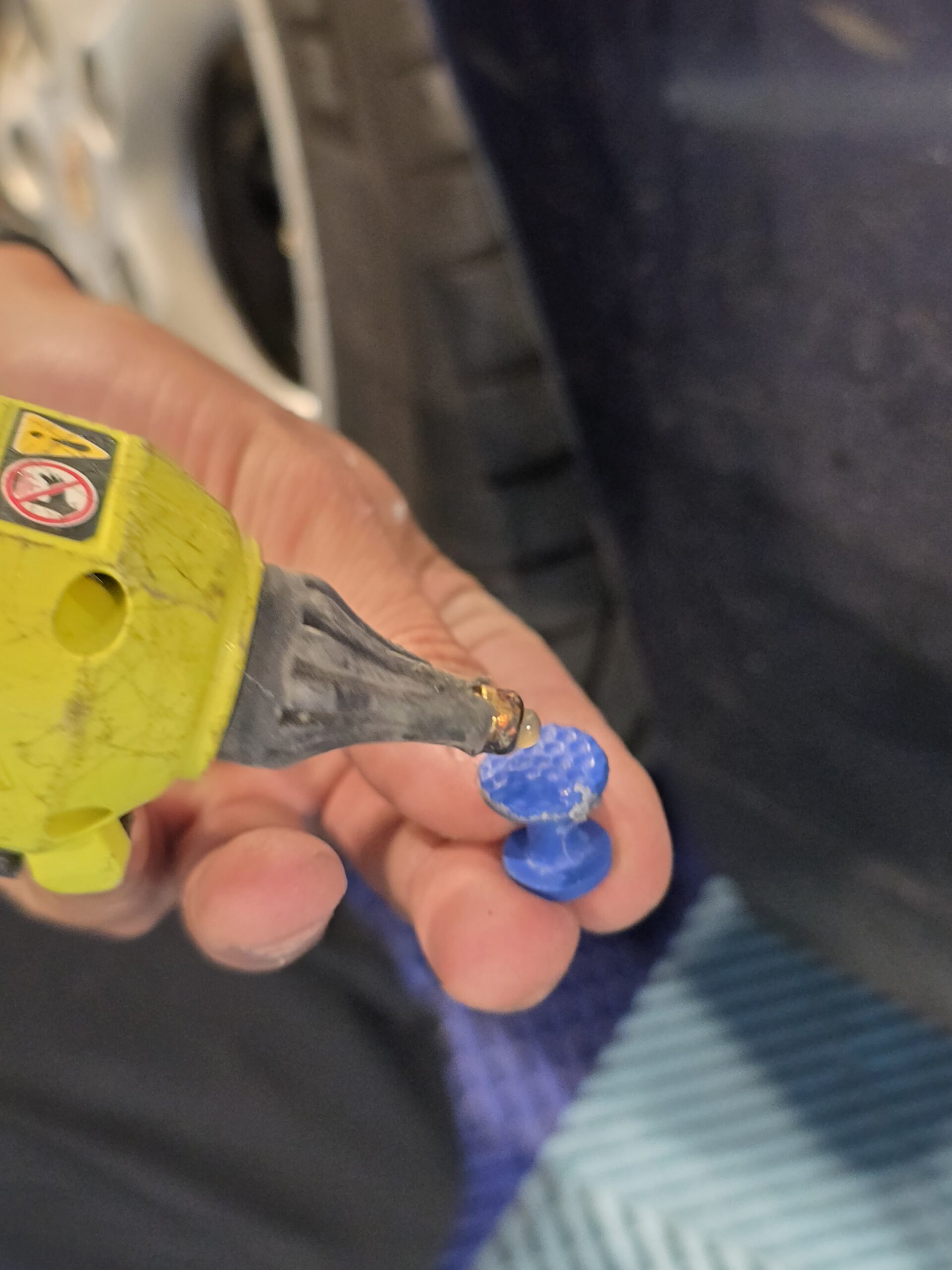 Outil de débosselage sans peinture