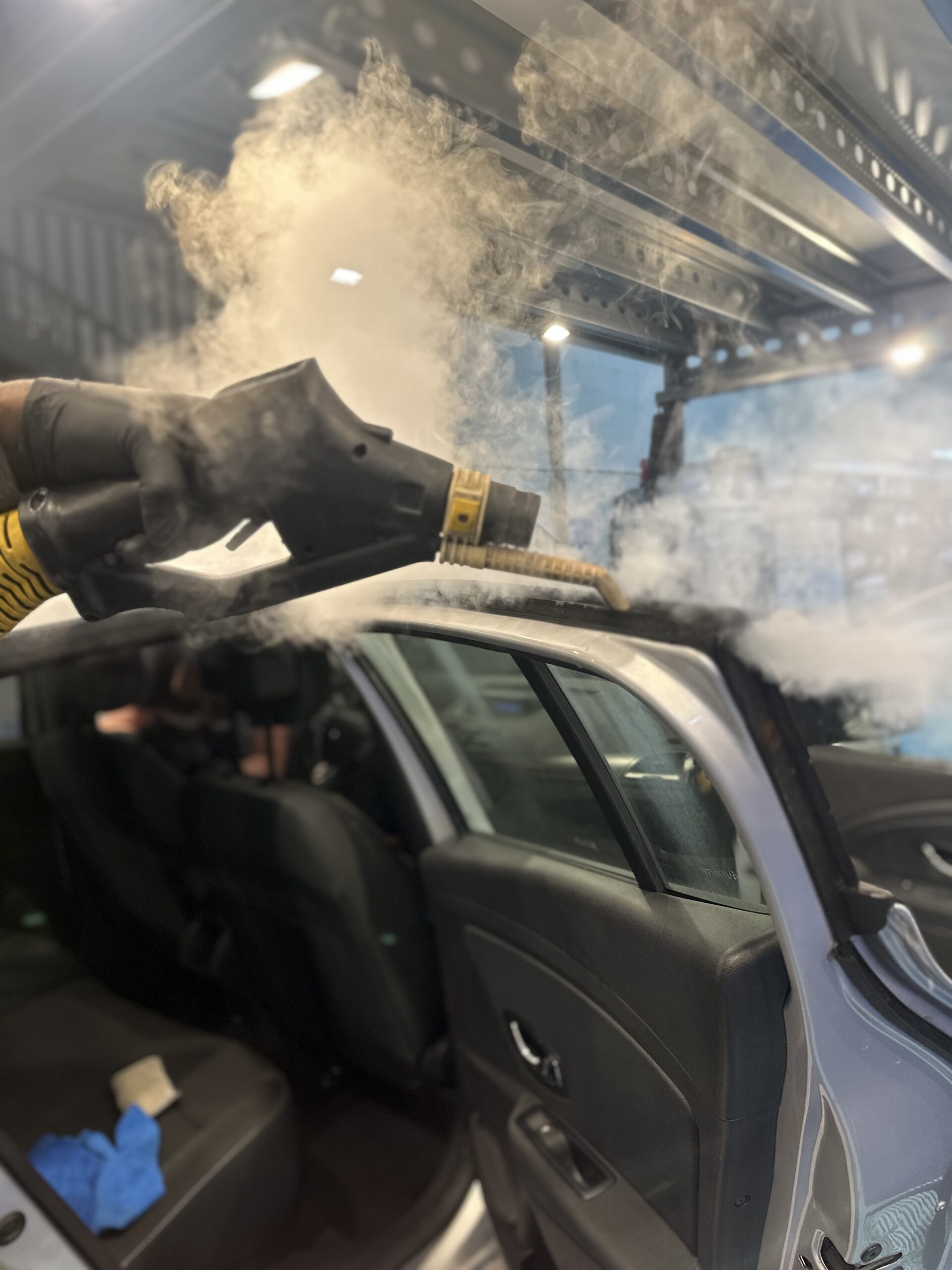 Nettoyage vapeur d'une contre-porte